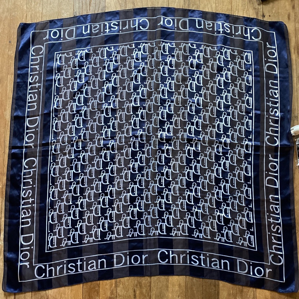 CHRISTIAN DIOR SCARF